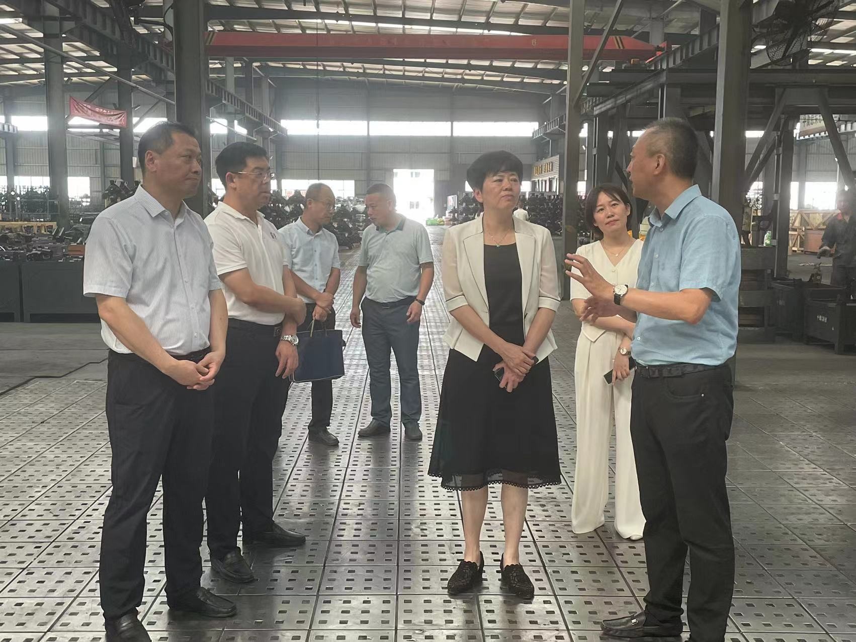 工會送清涼，防暑保安康-十堰市總工會走進精密新動力開展慰問活動