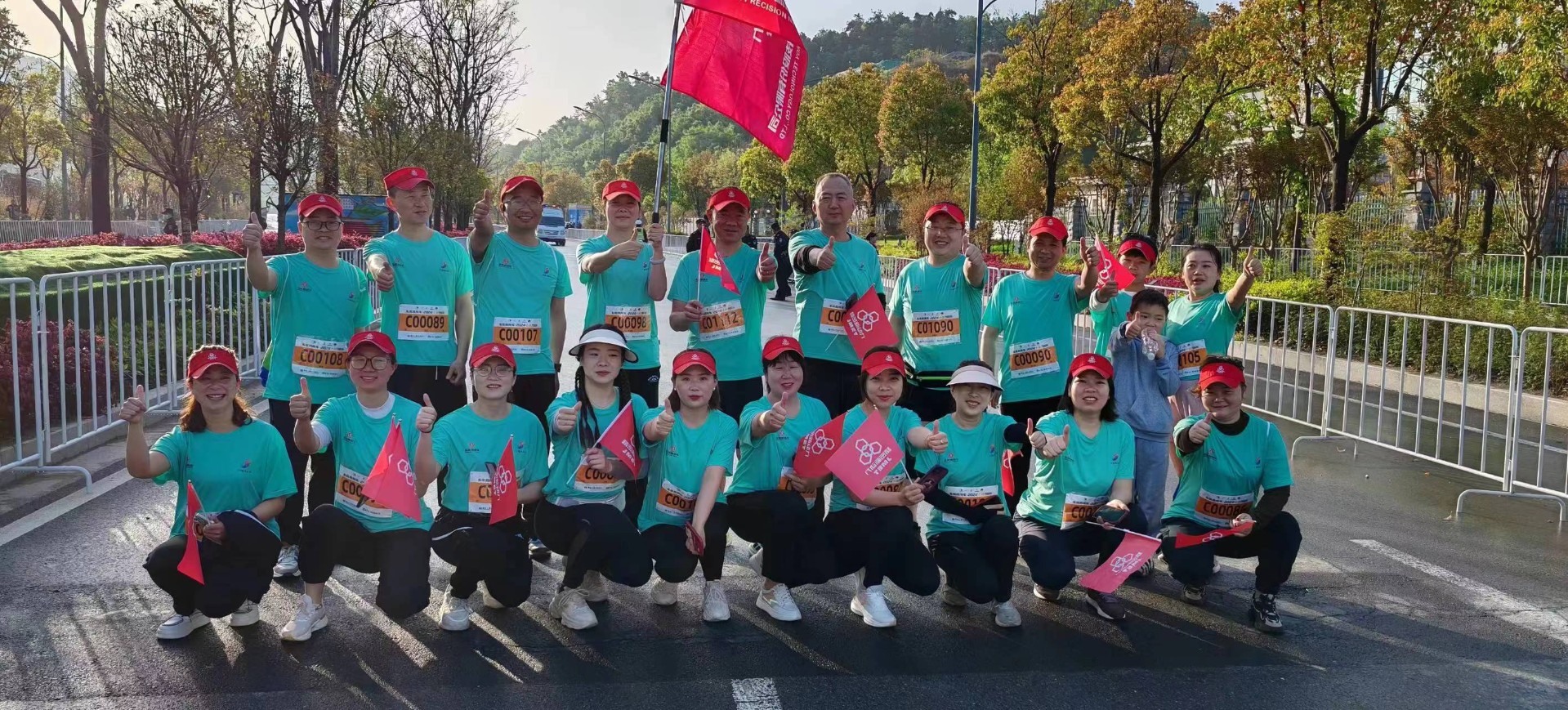 奔跑吧，只為遇見更好的自己 ——精密科技股份組織參加東風商用車·2024十堰馬拉松賽事